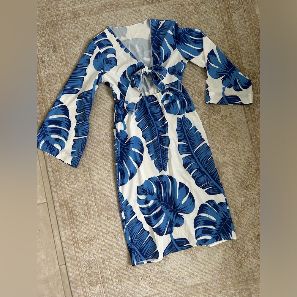 Cute tie front dress perfect for vacation or wedding!